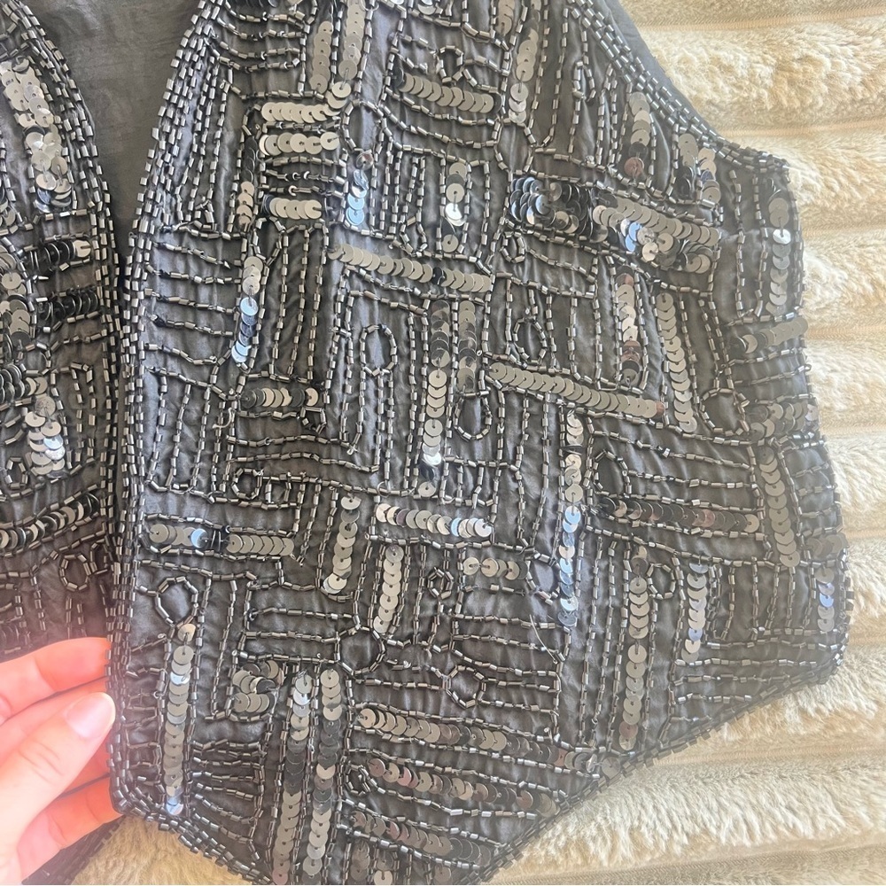 Vintage from the 80s Shimmer Black Sequin Vest - Picture 2 of 6
